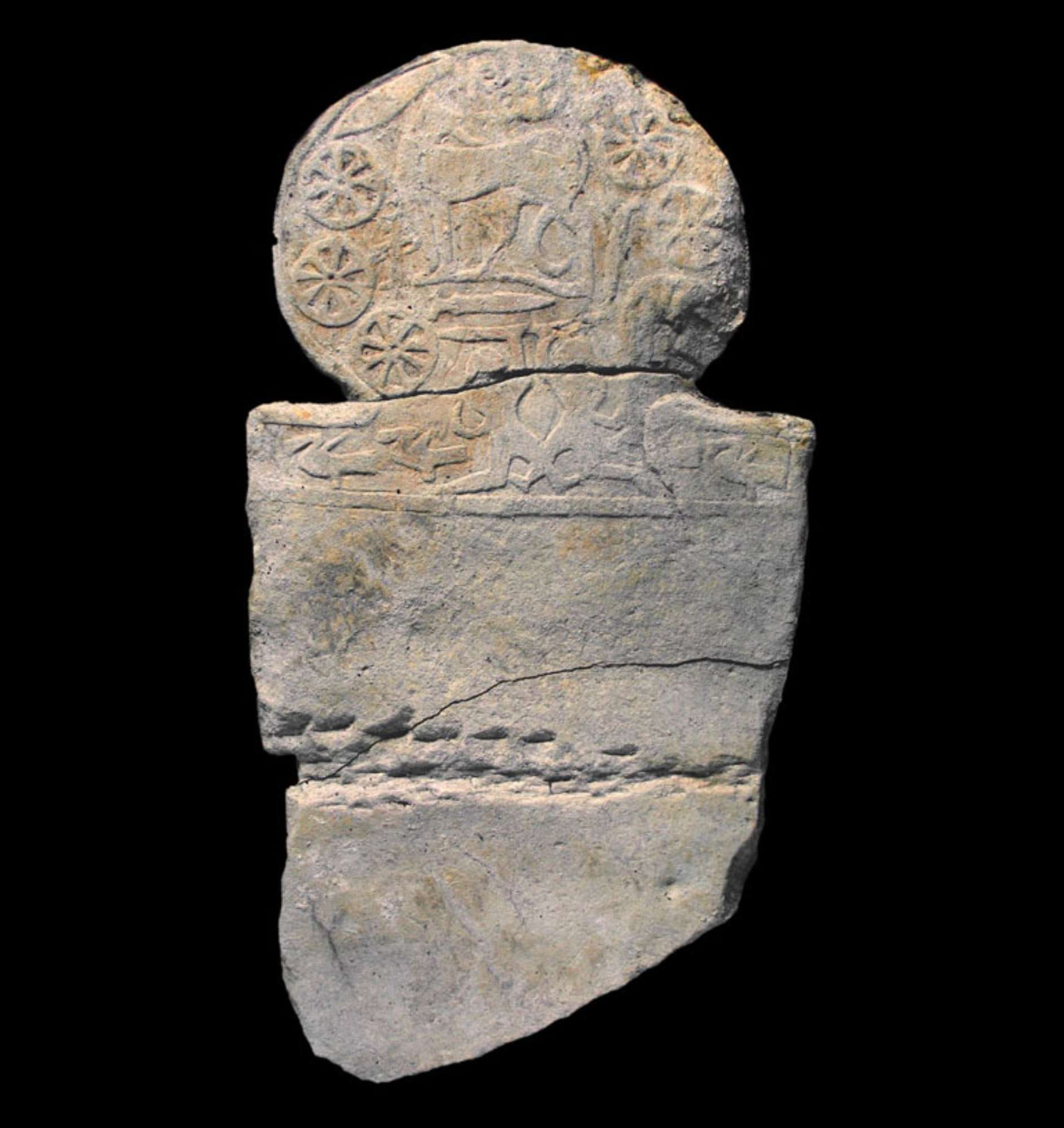 La 'Stele delle Spade' dopo il restauro